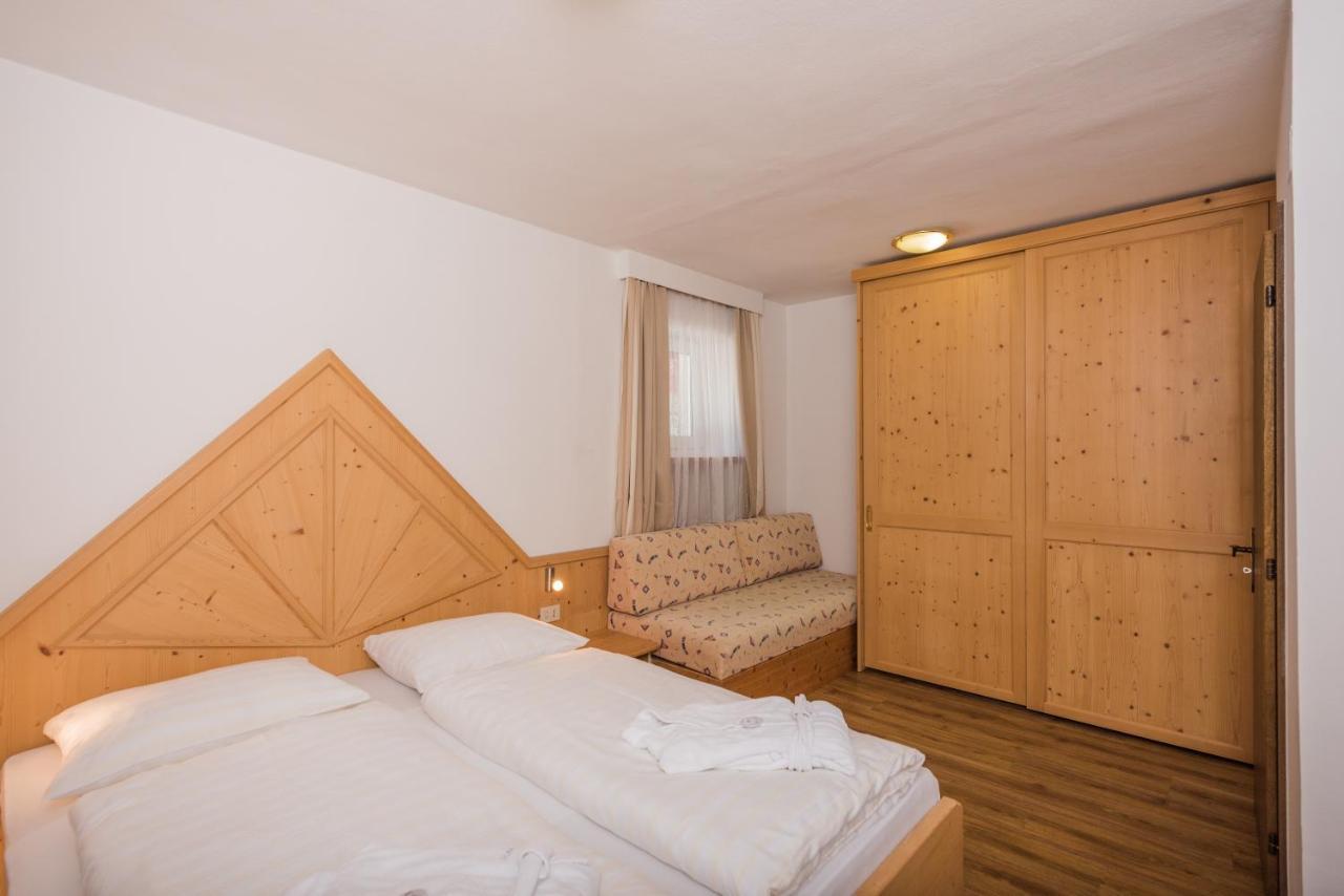 Hotel Royal Und Ferienhaus Annabel Sexten ภายนอก รูปภาพ