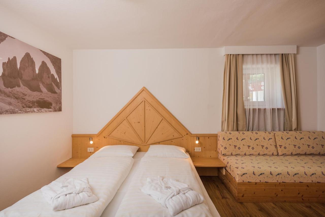 Hotel Royal Und Ferienhaus Annabel Sexten ภายนอก รูปภาพ